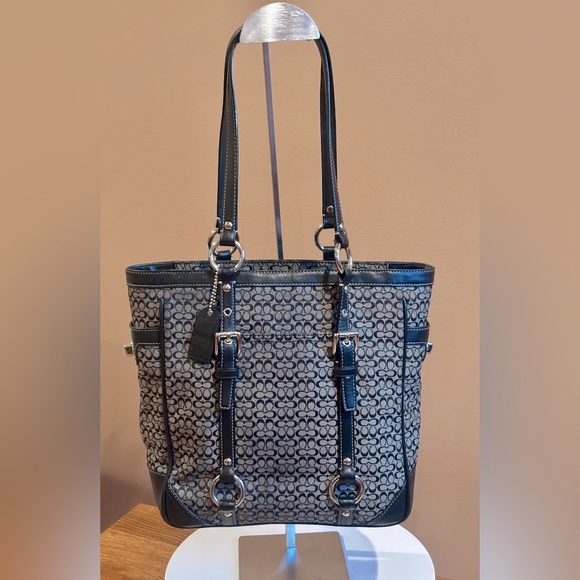 Coach Signature Gallery Jacquard Tote with matching wallet-EUC - Picture 3 of 10